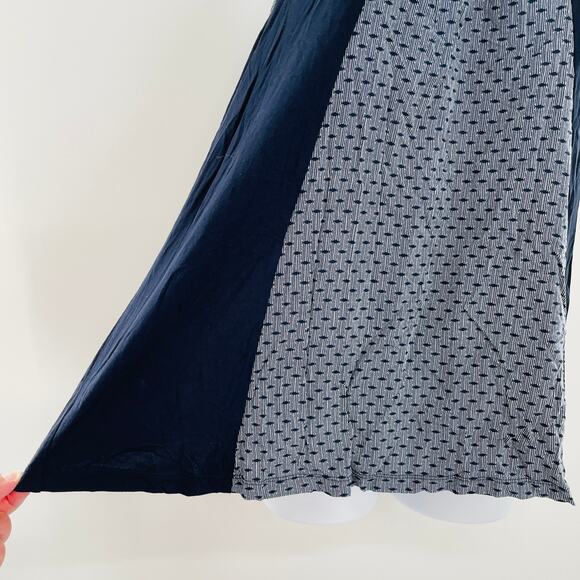 CAbi 5202 Navy Blue Cross Back Loose Fit Thin Strap Keyhole Back Tank Top S - Picture 6 of 11